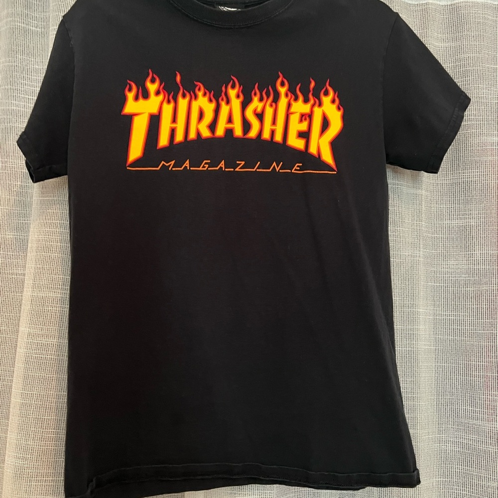 Thrasher black shirt